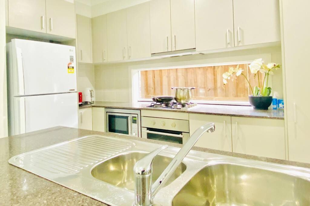 Kellyville 5Br Near Park And Shopping Mall Eksteriør bilde